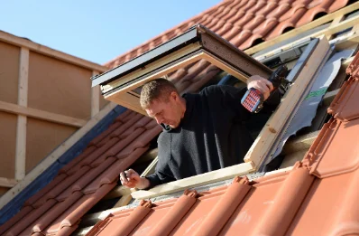 Pose de fenêtres de toit Velux à Ladon